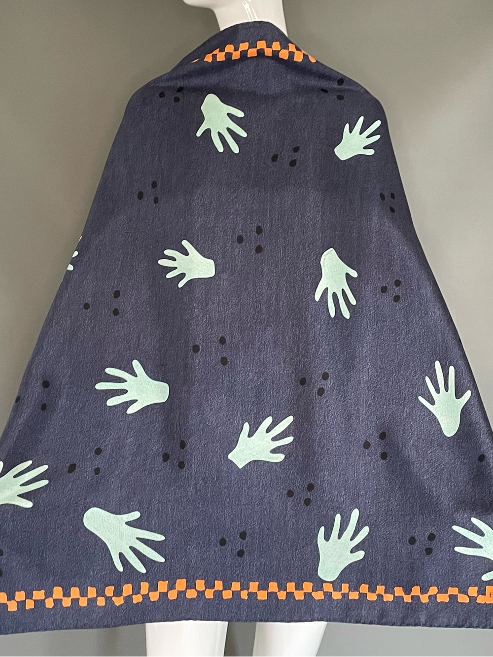 Gorg Bvlgari Pizzigoni Hands Silk Twill Scarf 34 In Excellent Condition Bulgari - Picture 3 of 8